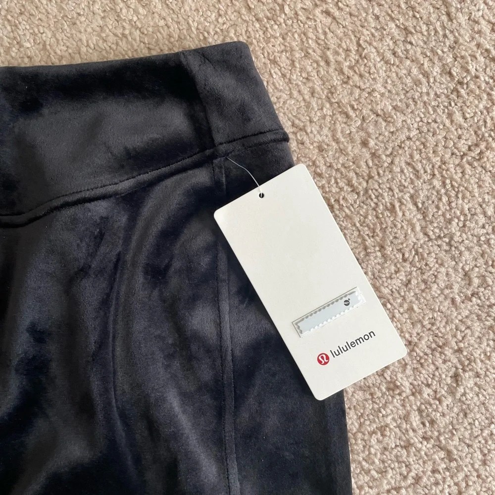 Lululemon Scuba High-Rise Mini Skirt *Velvet - Black - Picture 5 of 9